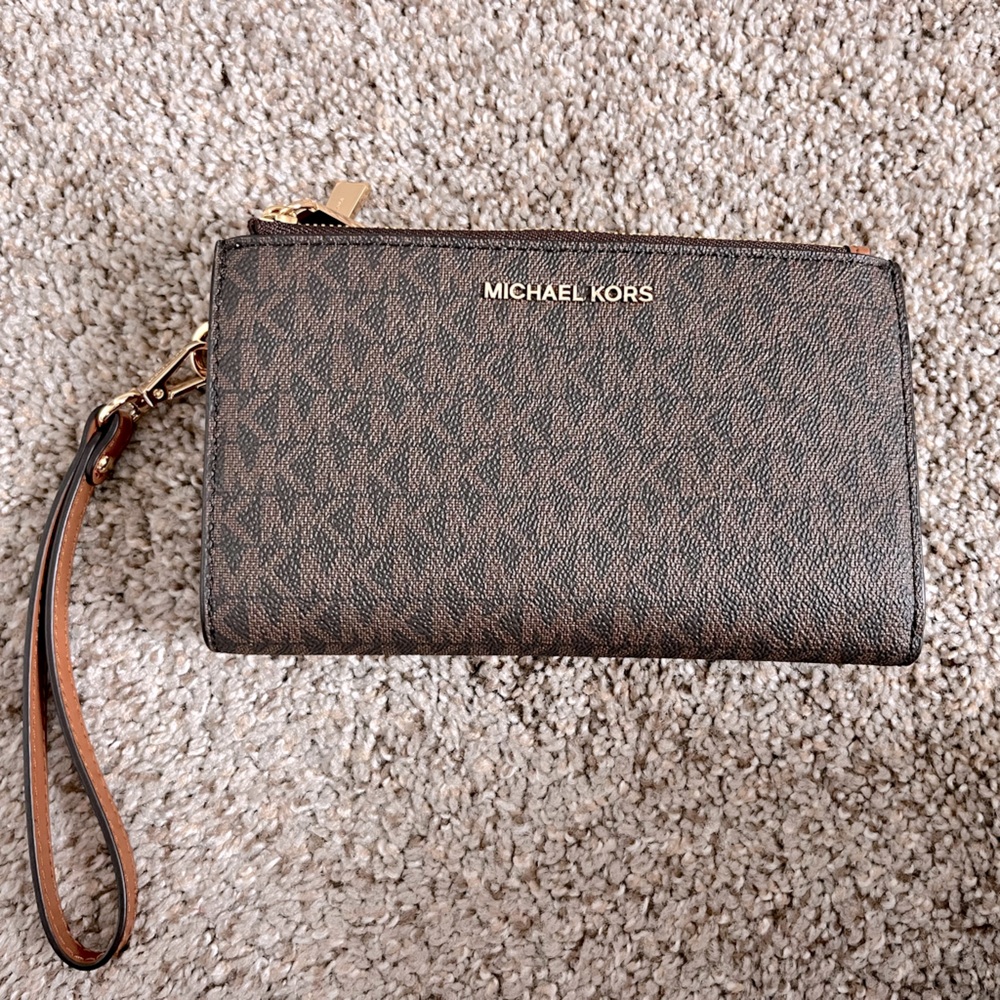 Michael Kors Monogram Wallet/Wristlet/Phone pouch